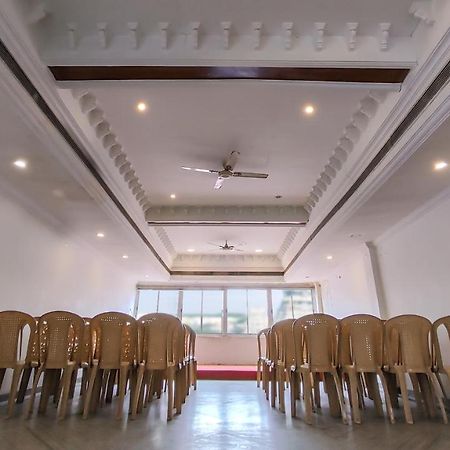 Hotel Aarathy Мадурай Экстерьер фото